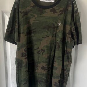 Calvin Klein Men's Camouflage Tee - Green and Brown
